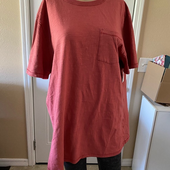 XL red shirt. NWT OLD NAVY. - Picture 2 of 6